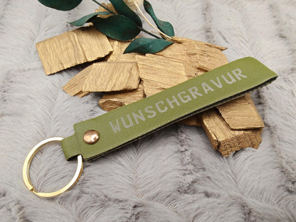 Personalisierter Schlüsselanhänger Kunstleder mit Name | Individueller Anhänger | Gastgeschenk Hochzeit&Geburtstag | Schlüsselband 15 Farben