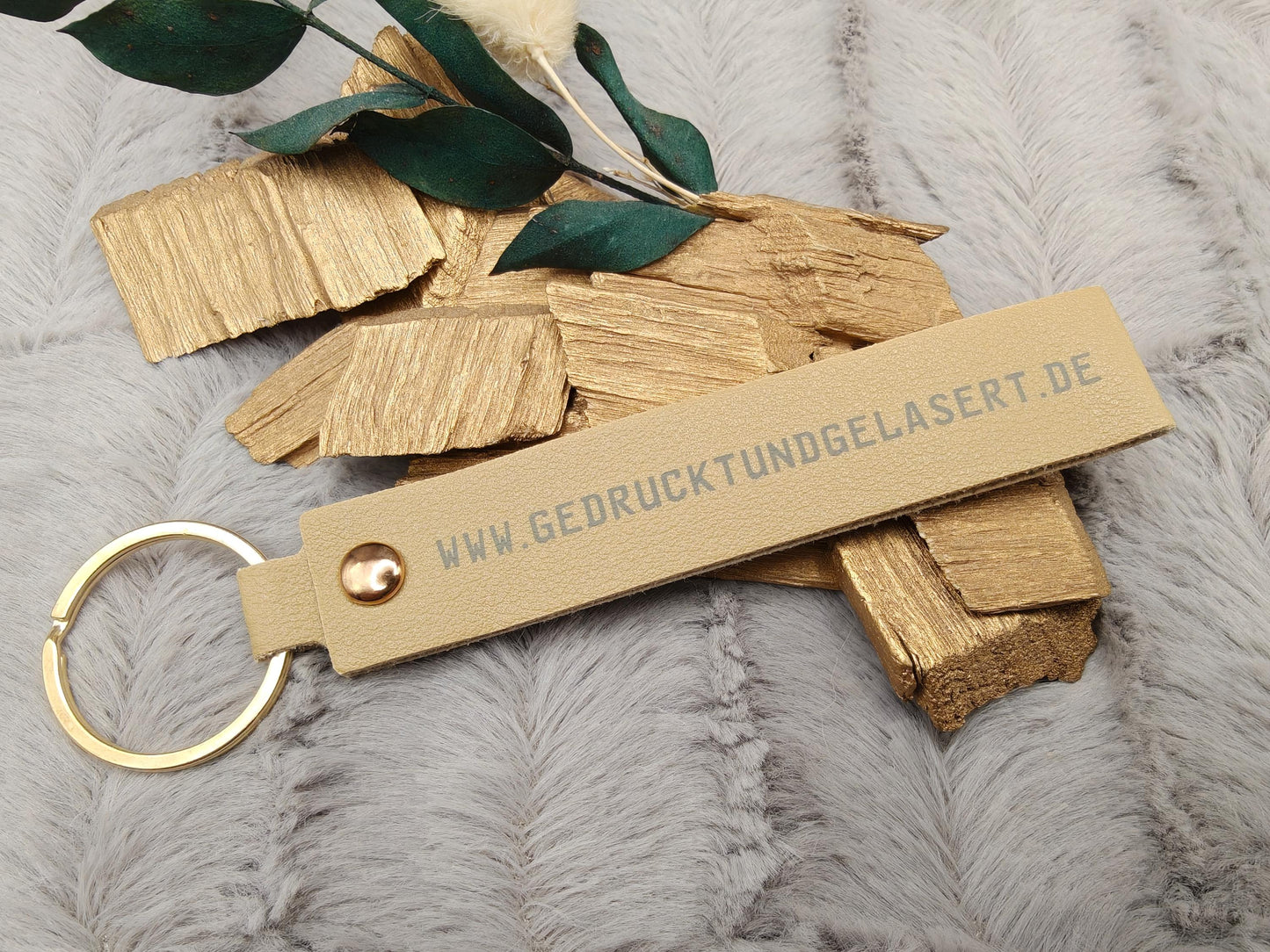 Personalisierter Schlüsselanhänger Kunstleder mit Name | Individueller Anhänger | Gastgeschenk Hochzeit&Geburtstag | Schlüsselband 15 Farben