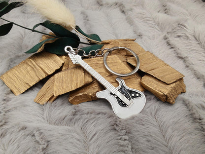Schlüsselanhänger personalisiert Gitarre mit Gravur 70x26x1,6mm Geschenk