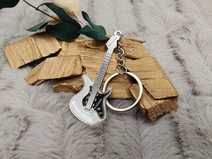 Schlüsselanhänger personalisiert Gitarre mit Gravur 70x26x1,6mm Geschenk