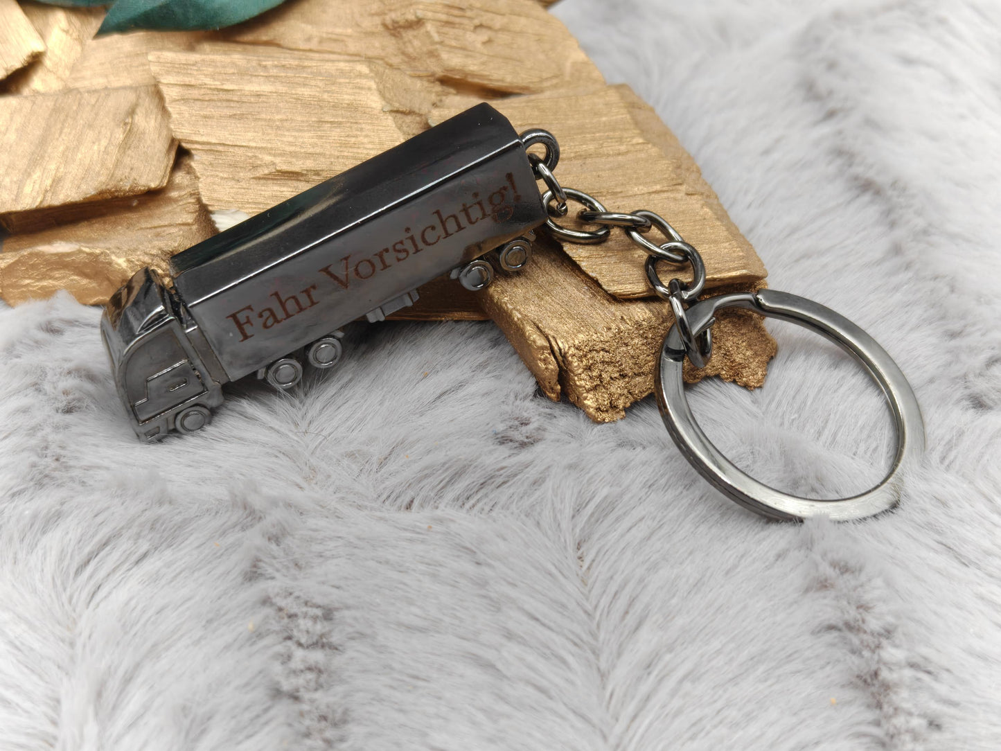 Schlüsselanhänger personalisiert LKW Sattelschlepper Truck Brummi mit Gravur 50x11x16mm Geschenk gunmetal