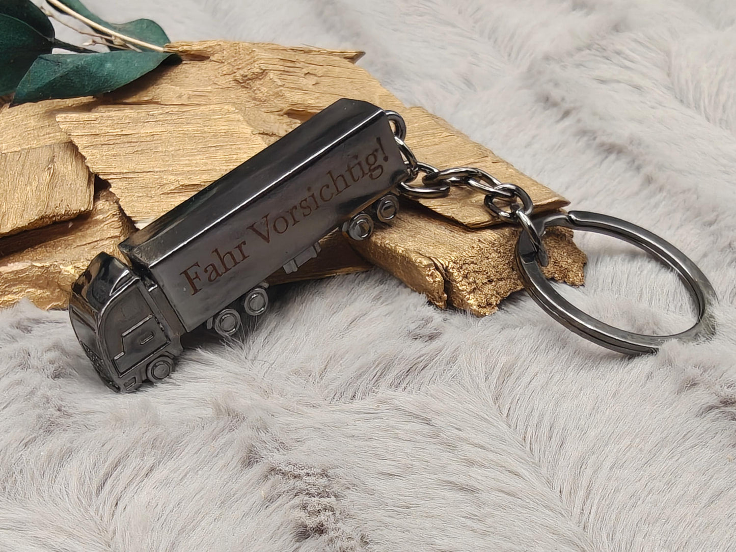 Schlüsselanhänger personalisiert LKW Sattelschlepper Truck Brummi mit Gravur 50x11x16mm Geschenk gunmetal