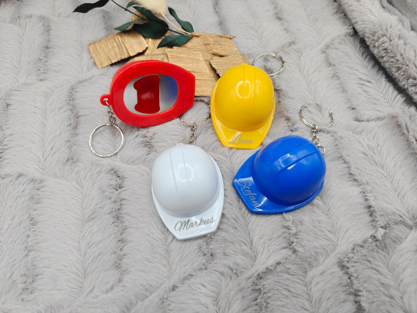 Schlüsselanhänger Schutzhelm mit Flaschenöffner mit individueller Gravur 4 Farben verfügbar personalisiert Geschenk