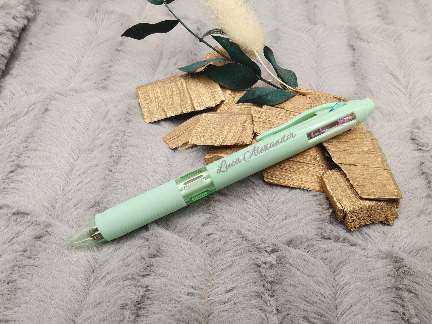 Personalisierter Kugelschreiber 4 Farben mit Name Gravur  4-in-1 Stift mit Wunschtext  Geschenkidee Büro & Lehrer  Farbstift Gelstift