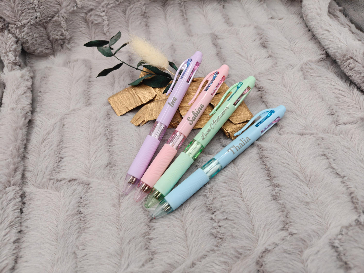 Personalisierter Kugelschreiber 4 Farben mit Name Gravur  4-in-1 Stift mit Wunschtext  Geschenkidee Büro & Lehrer  Farbstift Gelstift