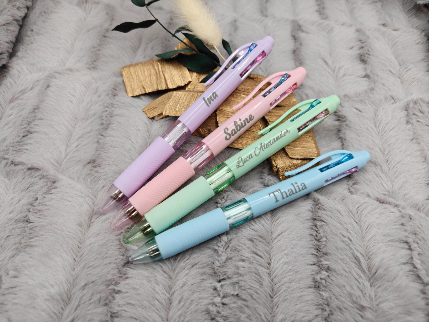 Personalisierter Kugelschreiber 4 Farben mit Name Gravur  4-in-1 Stift mit Wunschtext  Geschenkidee Büro & Lehrer  Farbstift Gelstift