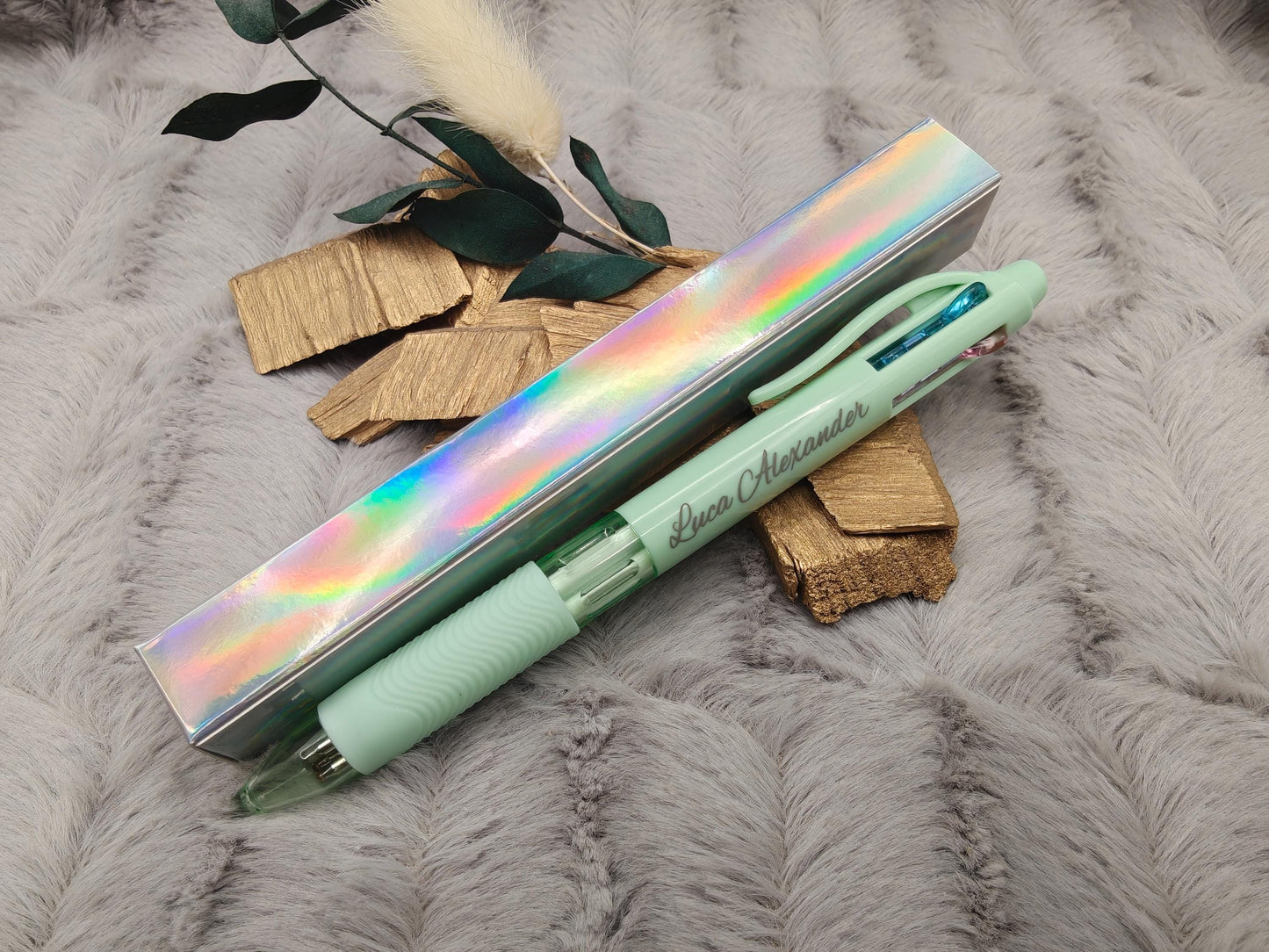 Personalisierter Kugelschreiber 4 Farben mit Name Gravur  4-in-1 Stift mit Wunschtext  Geschenkidee Büro & Lehrer  Farbstift Gelstift