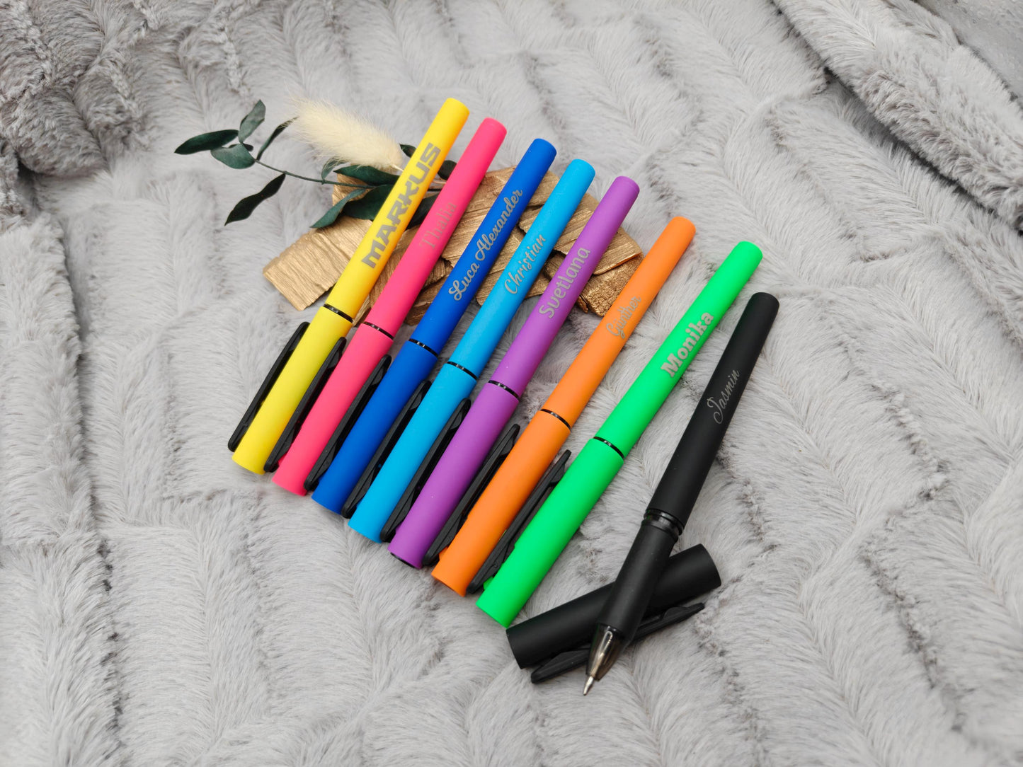 Gelschreiber personalisiert 8 verschiedene Farben gummierter Griff mit Gravur Kuli Stift Gastgeschenk Geschenk Kugelschreiber