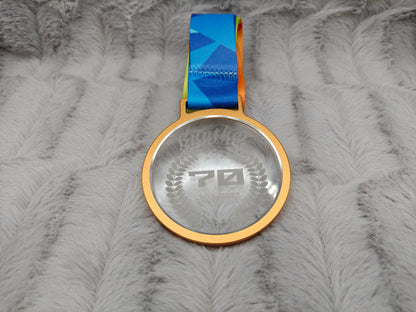 Personalisierte Medaille mit Name & Alter | Gold Silber Bronze mit Kristallglas | Individuelle Auszeichnung | Medaille mit Band graviert