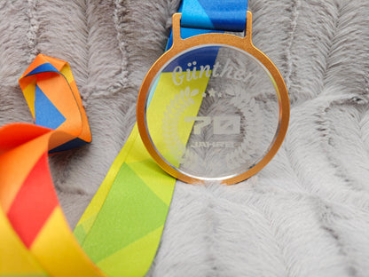 Personalisierte Medaille mit Name & Alter | Gold Silber Bronze mit Kristallglas | Individuelle Auszeichnung | Medaille mit Band graviert