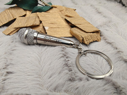 Schlüsselanhänger personalisiert Mikrofon Singen Star Metall mit individueller Gravur Geschenk