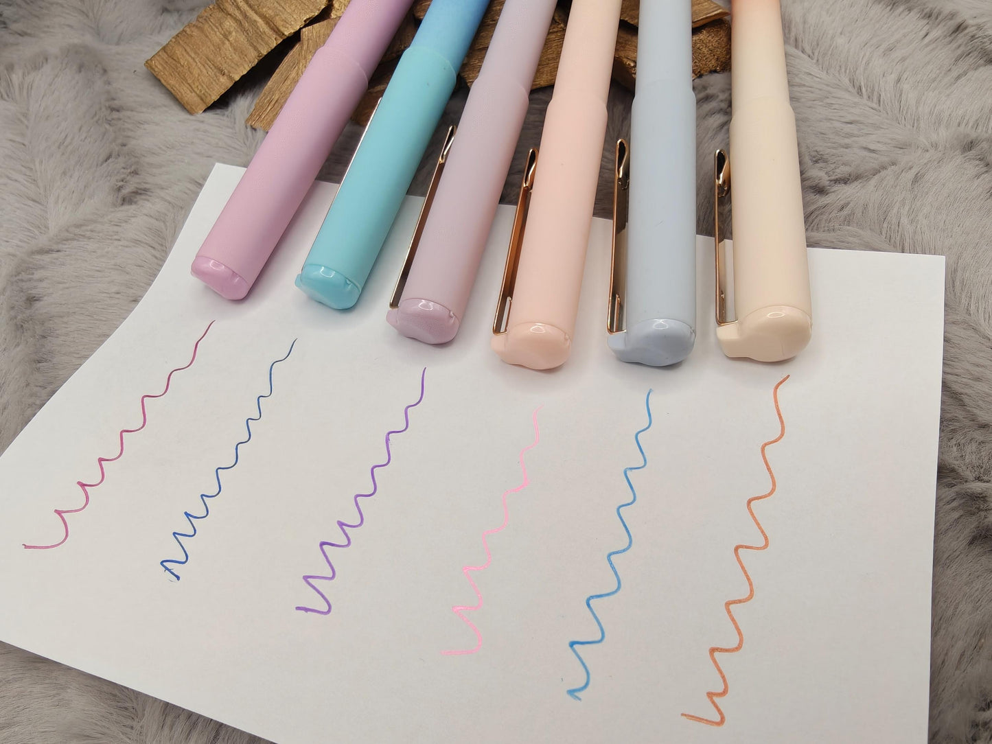Personalisierter Gelschreiber mit Farbverlauf | Soft-Touch Stift mit Gravur | Name auf Kappe oder Griff | Bunte Tinte | Geschenk