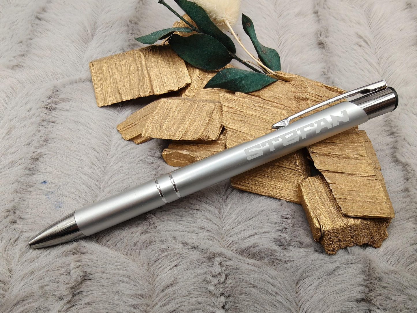 Personalisierter Kugelschreiber Aluminium 13 Farben mit Gravur | Kuli mit Name | Hochwertiger Stift schwarz schreibend | Geschenk Kollegen