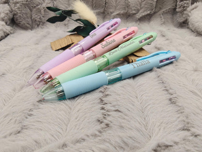 Personalisierter Kugelschreiber 4 Farben mit Name Gravur  4-in-1 Stift mit Wunschtext  Geschenkidee Büro & Lehrer  Farbstift Gelstift