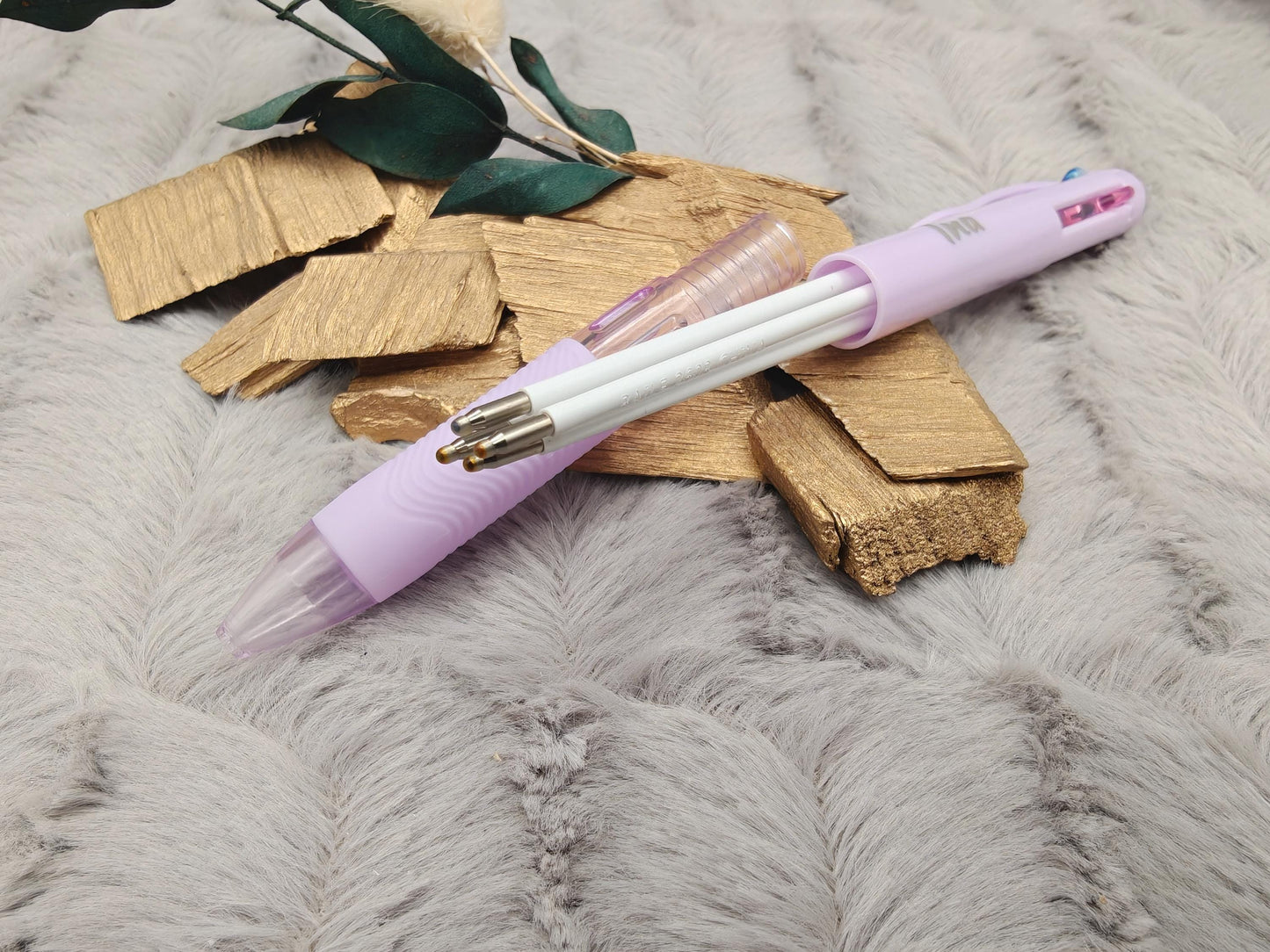 Personalisierter Kugelschreiber 4 Farben mit Name Gravur  4-in-1 Stift mit Wunschtext  Geschenkidee Büro & Lehrer  Farbstift Gelstift
