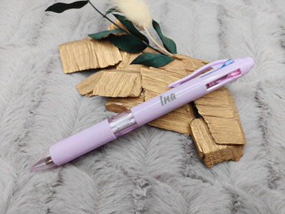 Personalisierter Kugelschreiber 4 Farben mit Name Gravur  4-in-1 Stift mit Wunschtext  Geschenkidee Büro & Lehrer  Farbstift Gelstift