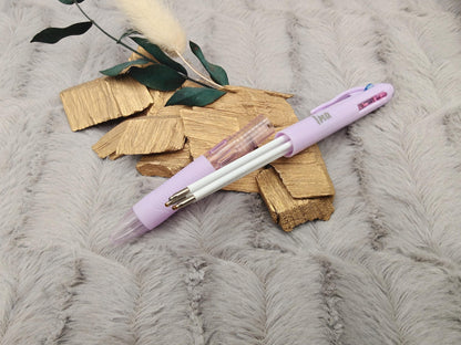 Personalisierter Kugelschreiber 4 Farben mit Name Gravur  4-in-1 Stift mit Wunschtext  Geschenkidee Büro & Lehrer  Farbstift Gelstift