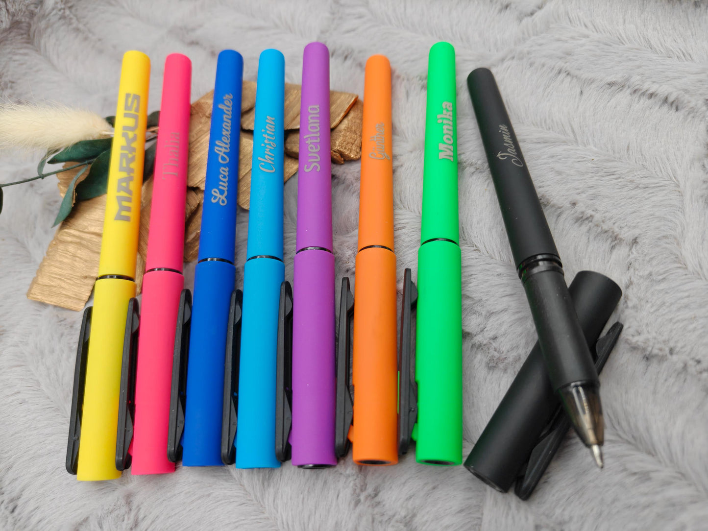 Gelschreiber personalisiert 8 verschiedene Farben gummierter Griff mit Gravur Kuli Stift Gastgeschenk Geschenk Kugelschreiber