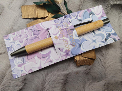 Kugelschreiber Bambus personalisiert in Papphülle mit "Ein Kleines Dankeschön" 6 florare Muster Geschenk individueller Gravur