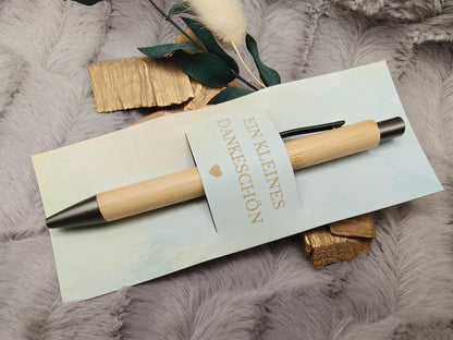 Kugelschreiber Bambus personalisiert in Papphülle mit "Ein Kleines Dankeschön" 6 Schöne Farbmuster Geschenk individueller Gravur