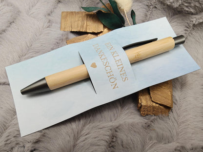Kugelschreiber Bambus personalisiert in Papphülle mit "Ein Kleines Dankeschön" 6 schönen Mustern Geschenk individueller Gravur
