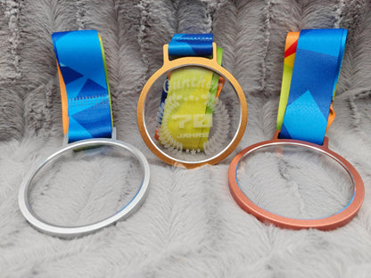 Personalisierte Medaille mit Name & Alter | Gold Silber Bronze mit Kristallglas | Individuelle Auszeichnung | Medaille mit Band graviert