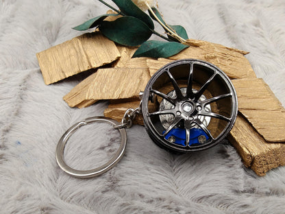 Personalisierter Felgen Schlüsselanhänger mit Gravur | Auto Felge | Aluminium Anhänger | Tuning Geschenk | Bremssattel rot blau gelb