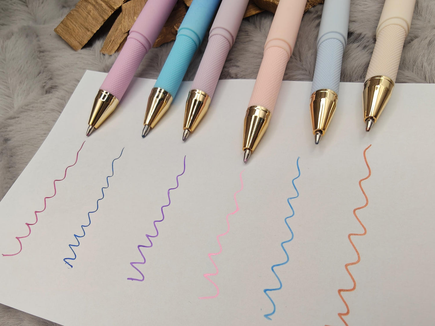 Personalisierter Gelschreiber mit Farbverlauf | Soft-Touch Stift mit Gravur | Name auf Kappe oder Griff | Bunte Tinte | Geschenk