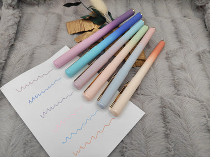 Personalisierter Gelschreiber mit Farbverlauf | Soft-Touch Stift mit Gravur | Name auf Kappe oder Griff | Bunte Tinte | Geschenk