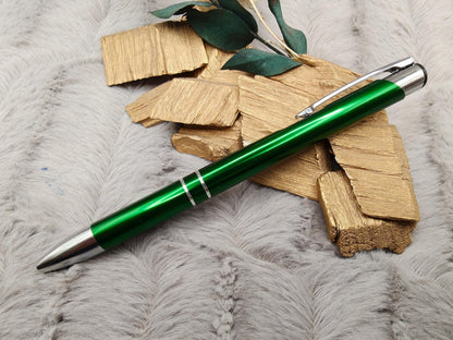 Personalisierter Kugelschreiber Aluminium 13 Farben mit Gravur | Kuli mit Name | Hochwertiger Stift schwarz schreibend | Geschenk Kollegen