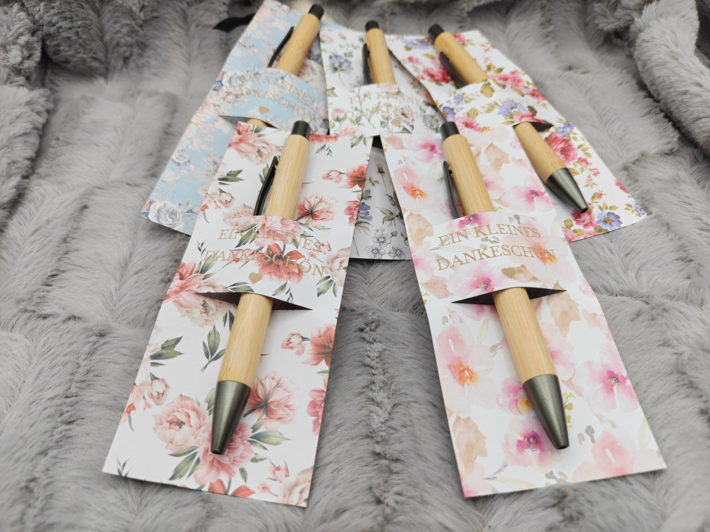 Kugelschreiber Bambus personalisiert in Papphülle mit "Ein Kleines Dankeschön" 5 florare Muster Geschenk individueller Gravur