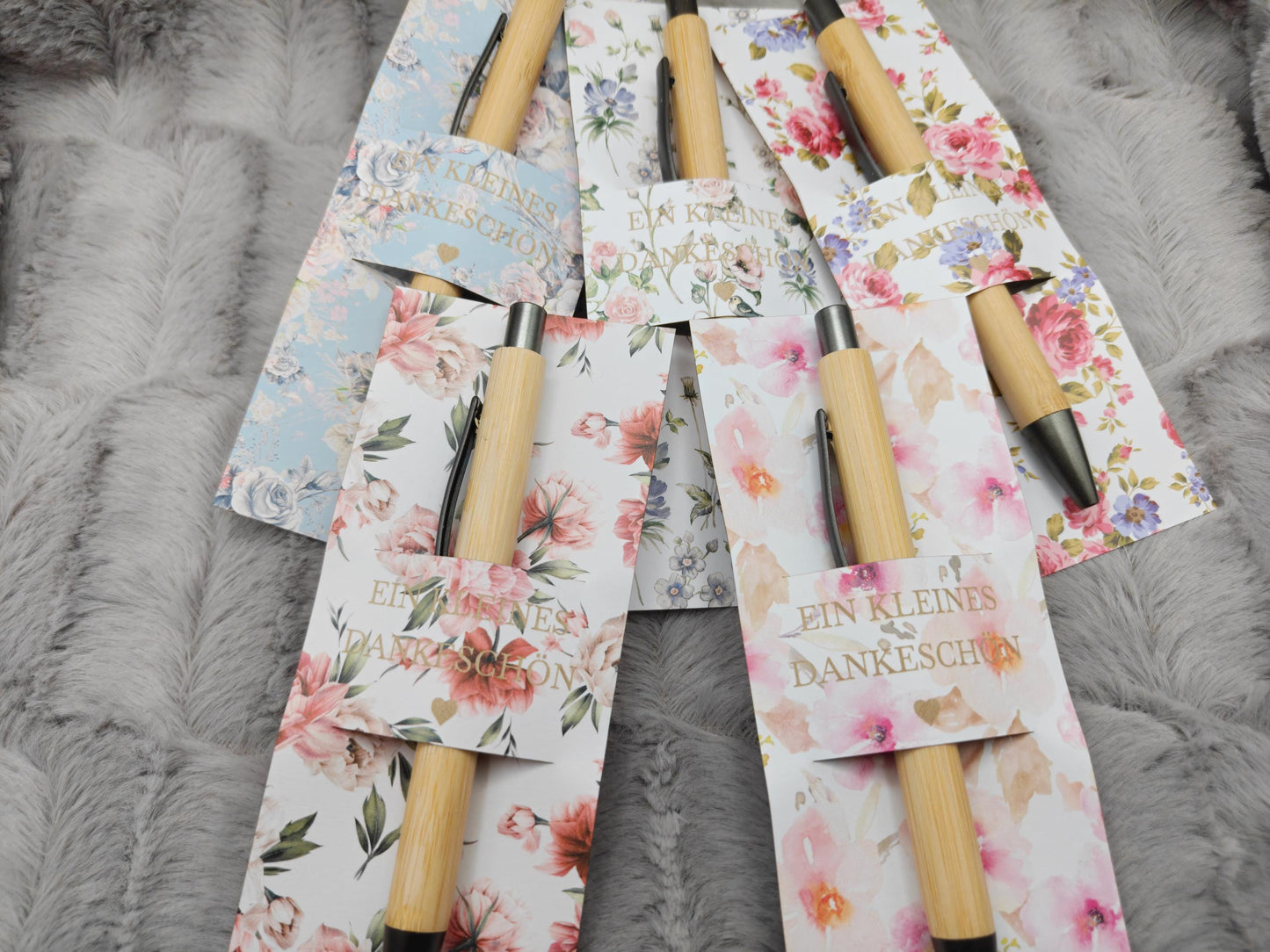 Kugelschreiber Bambus personalisiert in Papphülle mit "Ein Kleines Dankeschön" 5 florare Muster Geschenk individueller Gravur