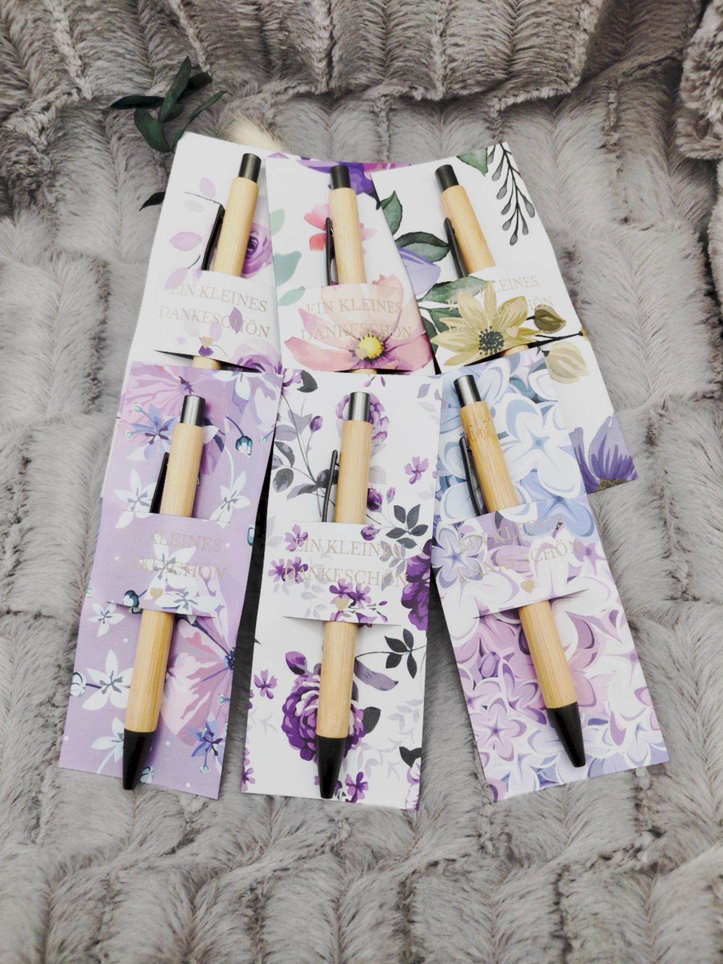 Kugelschreiber Bambus personalisiert in Papphülle mit "Ein Kleines Dankeschön" 6 florare Muster Geschenk individueller Gravur