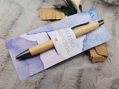 Kugelschreiber Bambus personalisiert in Papphülle mit "Ein Kleines Dankeschön" 6 Schöne Farbmuster Geschenk individueller Gravur