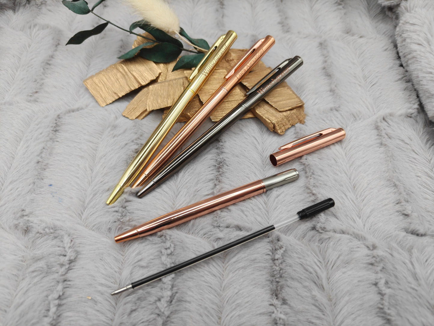 Personalisierter Kugelschreiber Slim Design | Eleganter Stift mit Gravur | 4 Farben Kuli Geschenk mit Name | Roségold Gold Silber Gunmetal