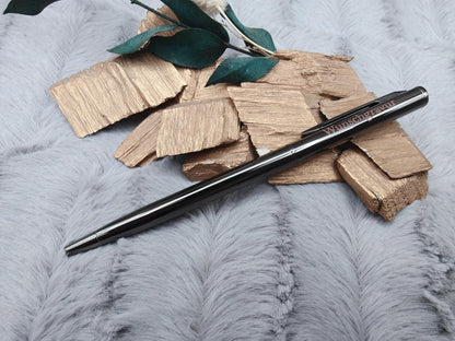 Personalisierter Kugelschreiber Slim Design | Eleganter Stift mit Gravur | 4 Farben Kuli Geschenk mit Name | Roségold Gold Silber Gunmetal