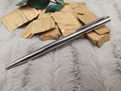 Personalisierter Kugelschreiber Slim Design | Eleganter Stift mit Gravur | 4 Farben Kuli Geschenk mit Name | Roségold Gold Silber Gunmetal