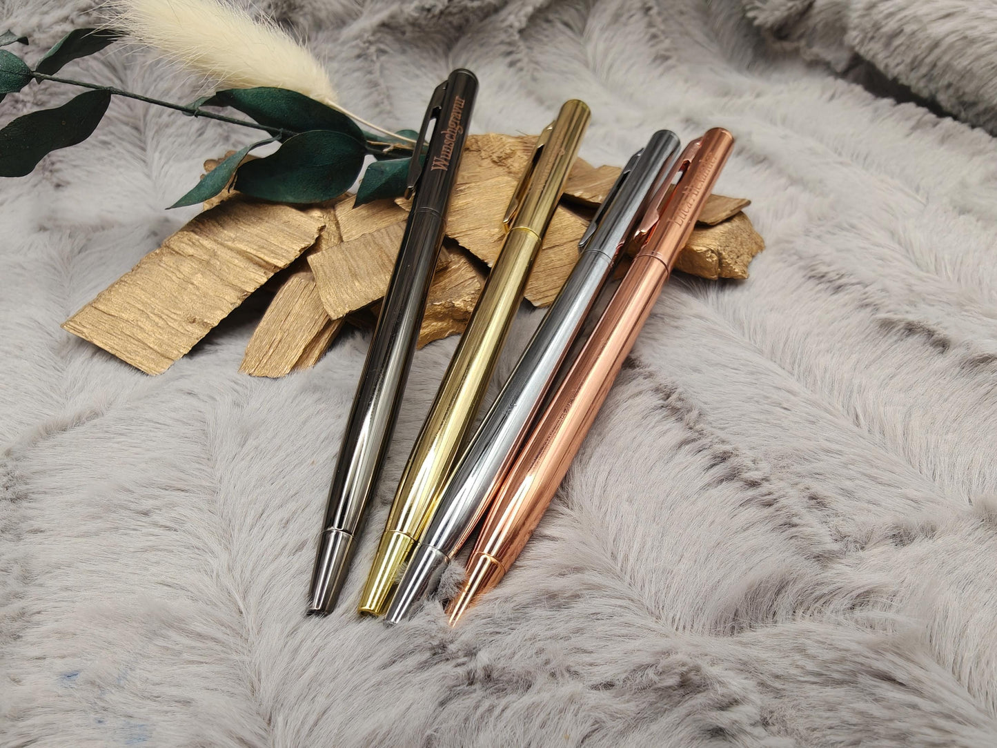 Personalisierter Kugelschreiber Slim Design | Eleganter Stift mit Gravur | 4 Farben Kuli Geschenk mit Name | Roségold Gold Silber Gunmetal