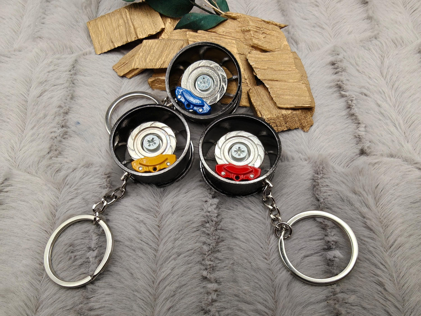 Personalisierter Felgen Schlüsselanhänger mit Gravur | Auto Felge | Aluminium Anhänger | Tuning Geschenk | Bremssattel rot blau gelb